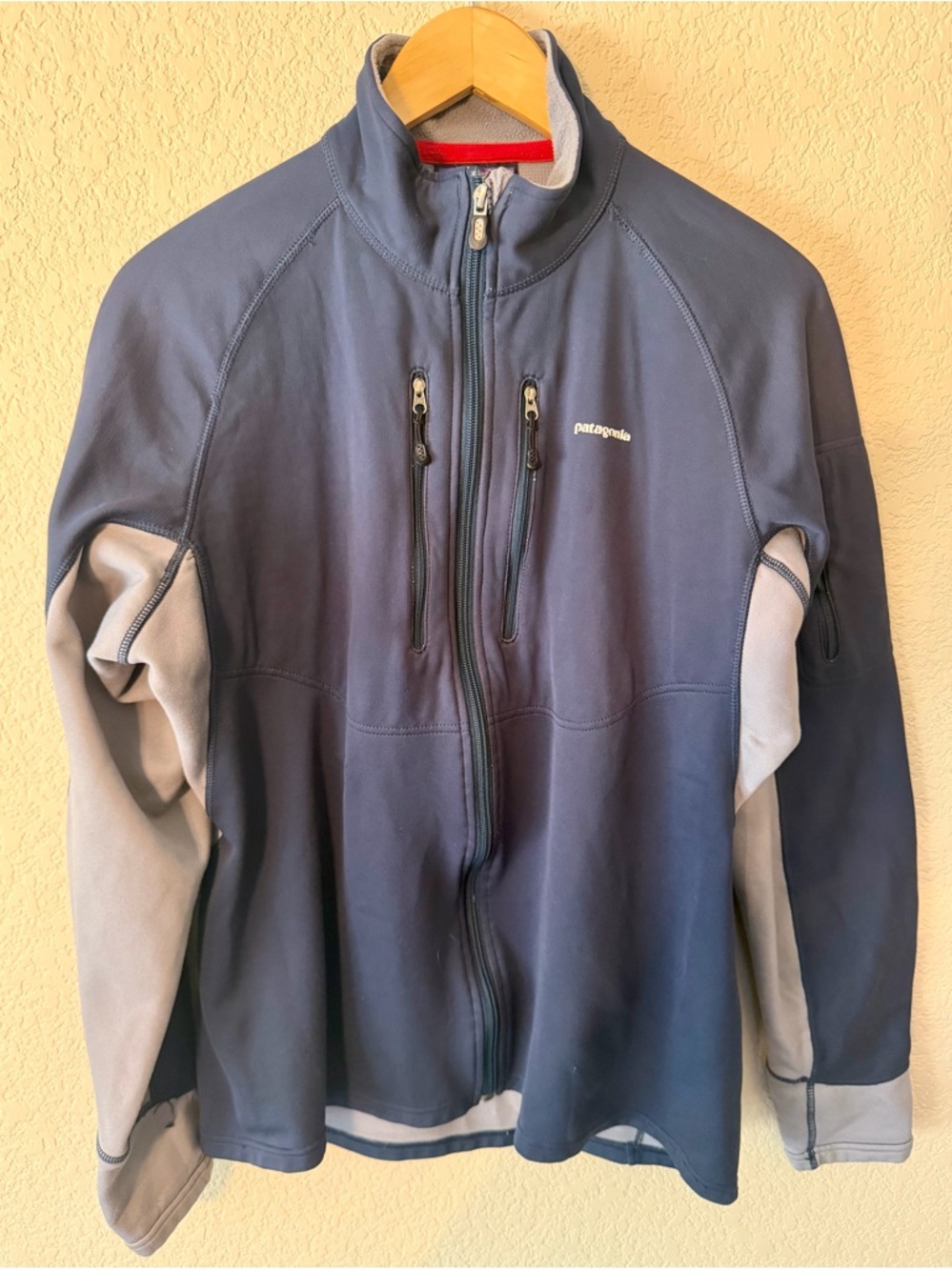 Patagonia Men's Wind Shield Jacket Blue/Cream, Size Large, STY24980 Fall 2007